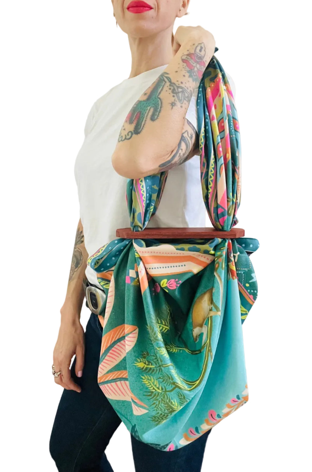 foulard"paradise"- design tropicale/ ARYK OLD PAINT. indossato come borsa 120X120 cm