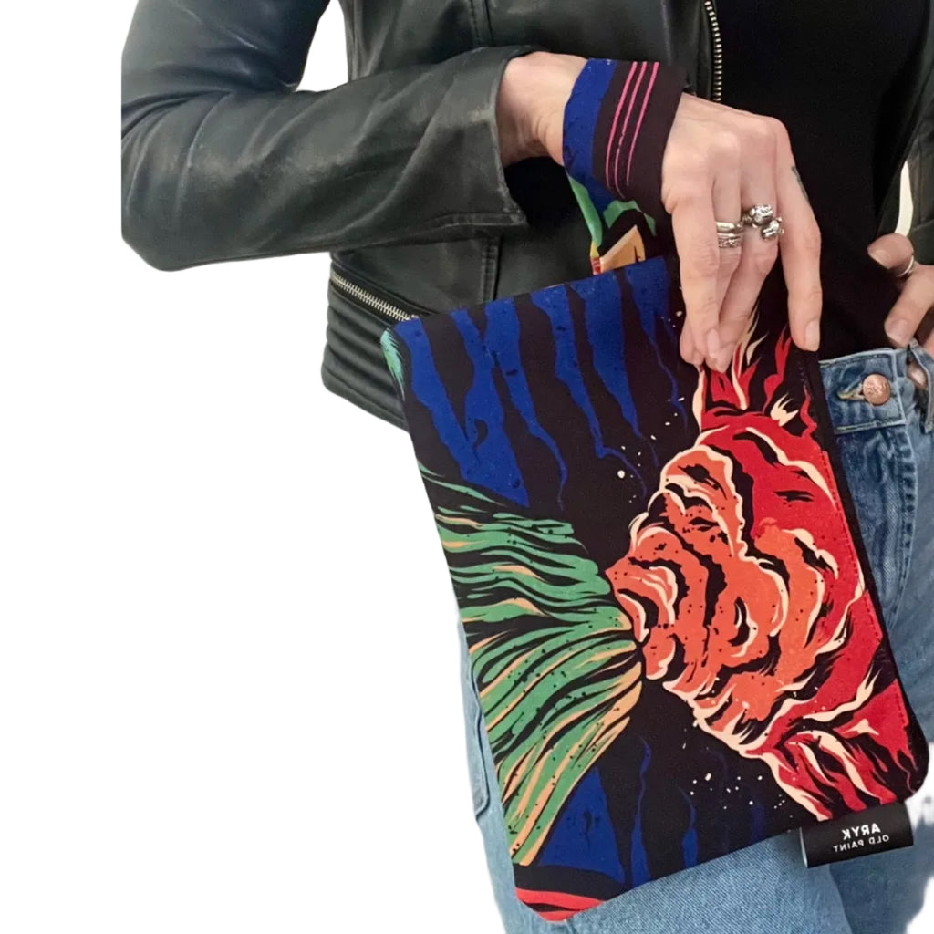 Pochette HAWAII Story design hawaiano– ARYK OLD PAINT-indossato