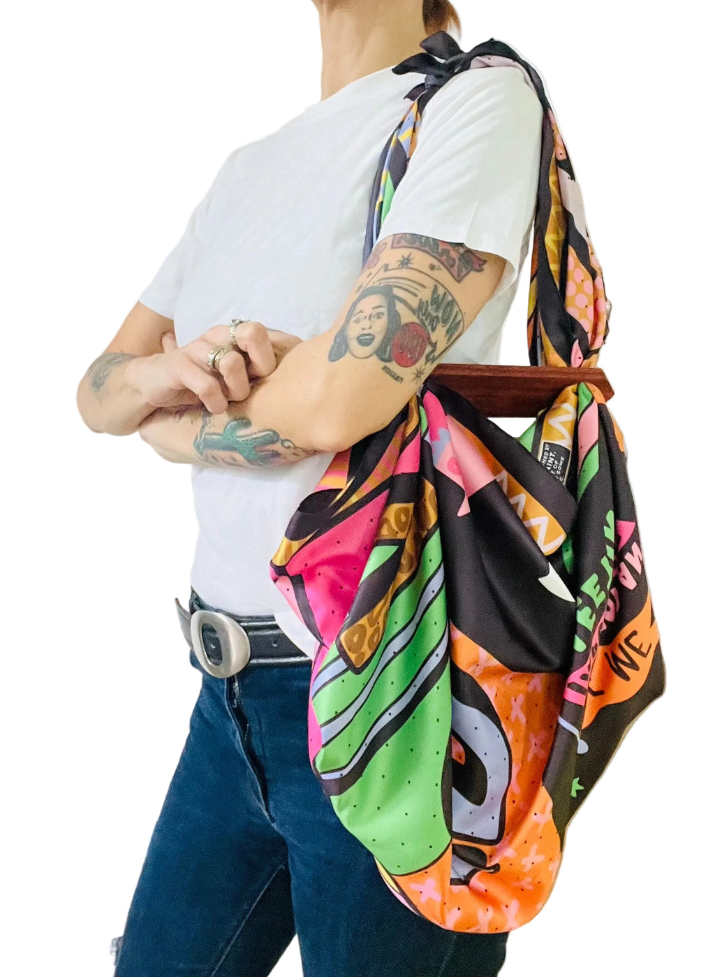 Foulard/borsa  IT'S OK - messaggio positivo 120x120 cm – ARYK OLD PAINT- come borsa