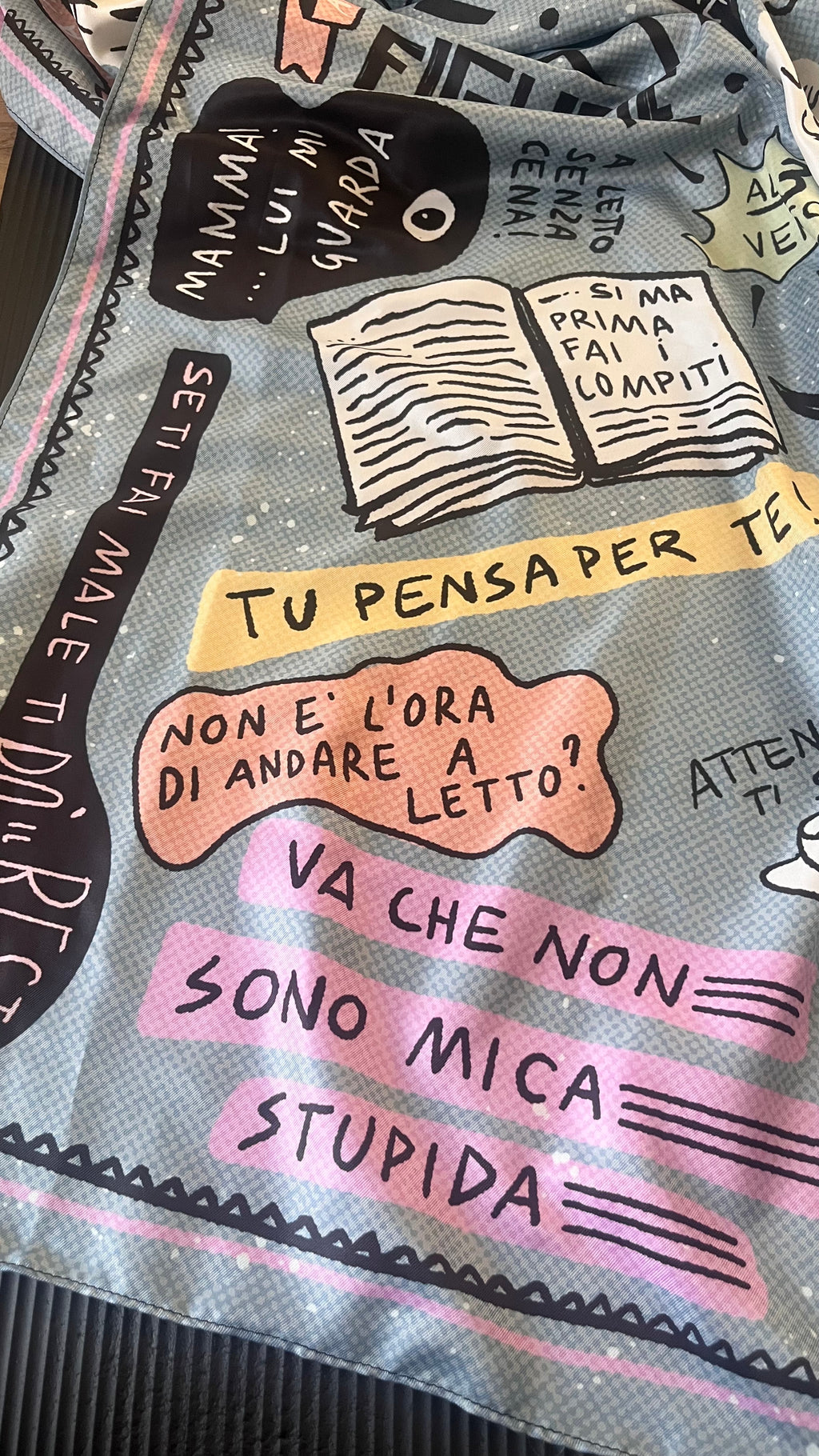 Foulard “Sparisci dalla mia vista”