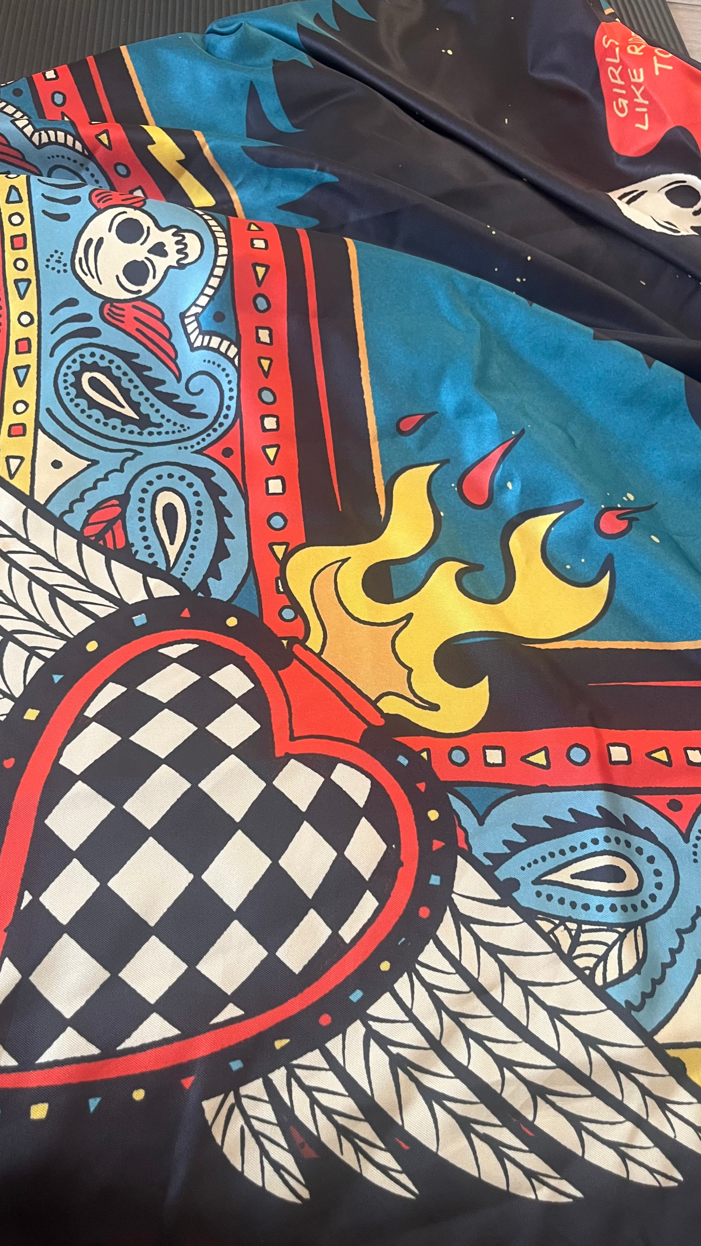 Foulard “Girls like ride too”