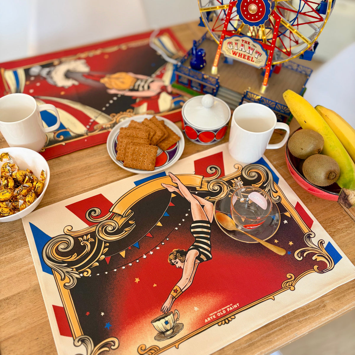Tovaglietta_americana_a_tema_circus_by_Aryk_Old_Paint Tavola apparecchiata  con tuffatrice in stile old school