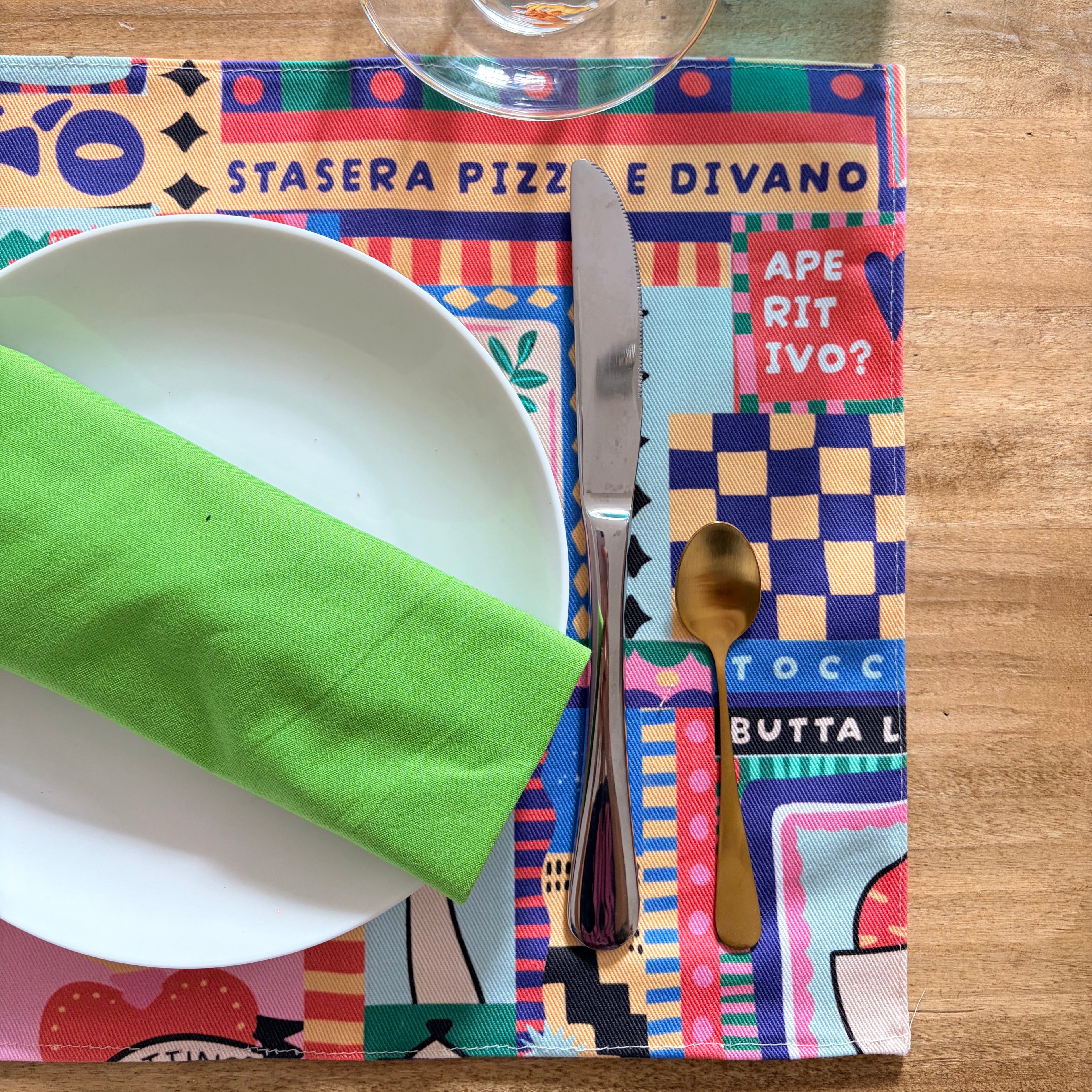 dettaglio tovaglietta Italian style con tradizioni italiane