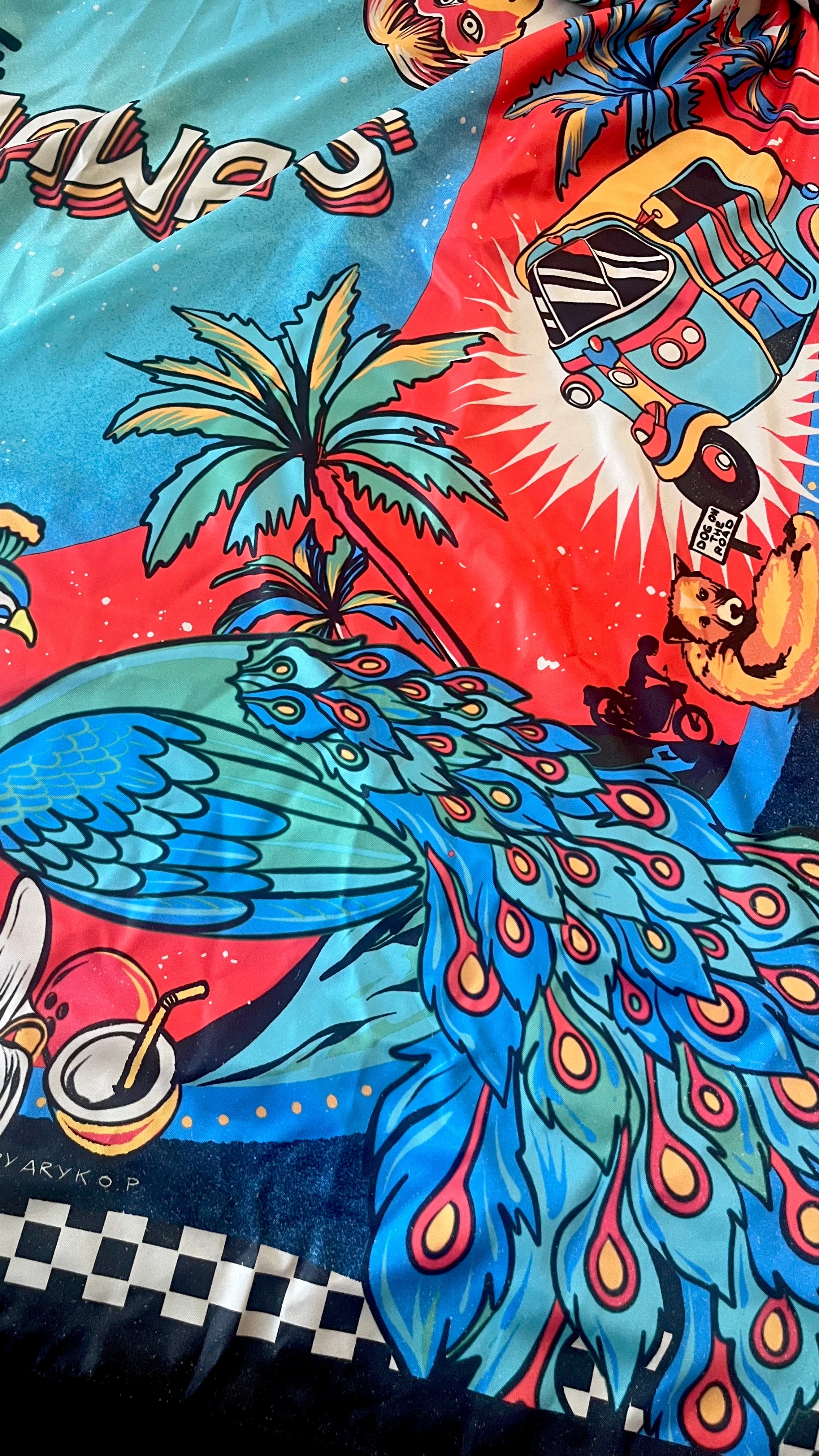 foulard "The Runaways", dettaglio illustrazione pavone – ARYK OLD PAINT