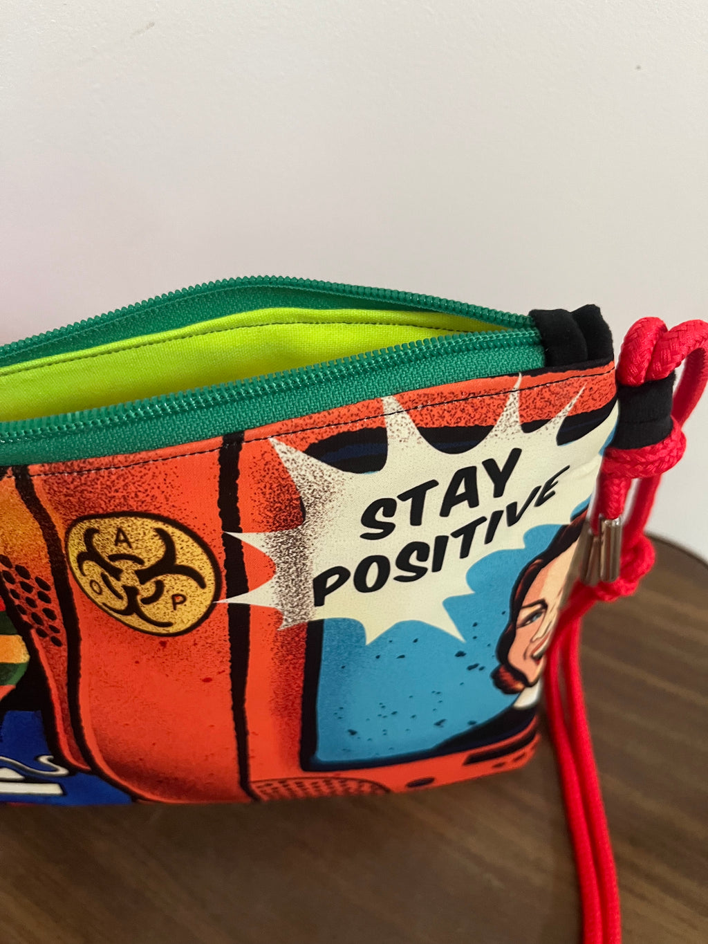 borsa a tracolla stay positive fodera interna