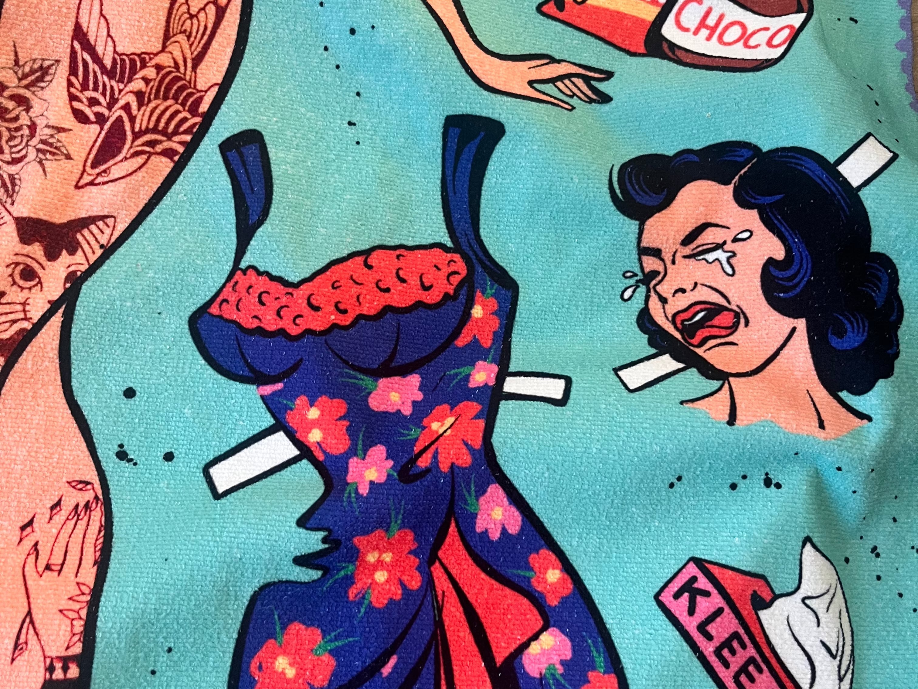 telo mare "Crazy Paper Doll", dettaglio viso illustrazione – ARYK OLD PAINT